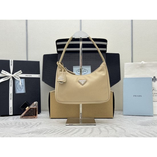 hobo2000 underarm bag apricot