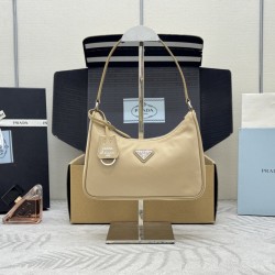 Hobo2005 Underarm Bag Apricot