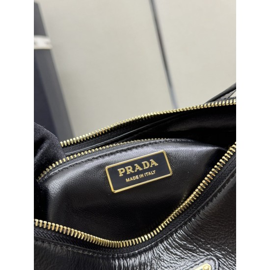 F670 with counter counter version of the full set of packaging exclusive customized new Aimee underarm bag wrinkled patent leather 1BC229 small this leather Hobo underarm bag design temperament simple imported calfskin front metal triangle enamel logo wit