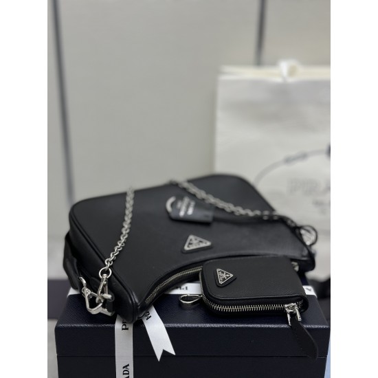F560 with a full set of the right version of the counter package exclusive custom upgraded version of the three-in-one new 1BH204 cross grain leather silver hardware nylon Hobo hand-carrying armpit bag Netroots Sisters crazy grass popular in the fashion c
