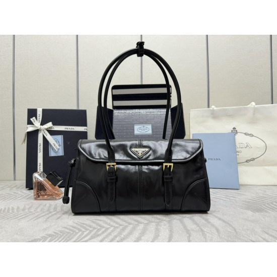 F790 with counter counter version of the full set of packaging exclusive customized new waxed leather armpit bag 1BD376 double buckle Soft Lux this leather handbag is simple and sophisticated design oily color exudes a classic atmosphere highlighting the 