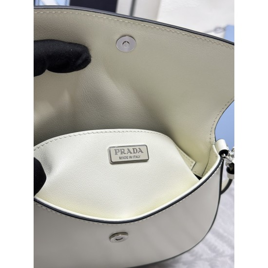 F530 with counter to the version of the full set of packaging exclusive customization P home counter the latest models of women's underarm bag 1BD311 arrived to use imported leather open edge beads calfskin material private white Niko hardware is not the 