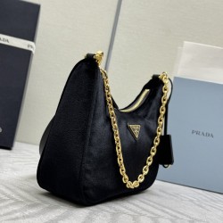 F460 with counter to the version of the full set of packaging exclusive custom velvet Hobo1BC204 hand carry armpit bag crossbody bag this velvet Hobo hand carry armpit bag crossbody bag is very strong function of a bag of three is too perfect using import