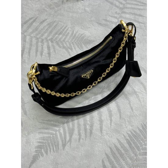 F460 with counter to the version of the full set of packaging exclusive custom velvet Hobo1BC204 hand carry armpit bag crossbody bag this velvet Hobo hand carry armpit bag crossbody bag is very strong function of a bag of three is too perfect using import