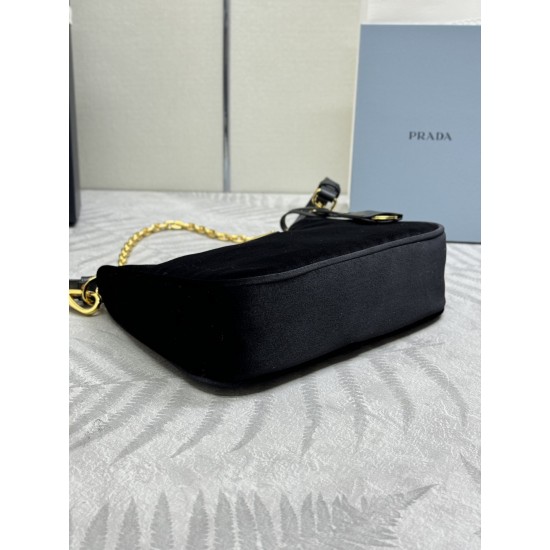 F460 with counter to the version of the full set of packaging exclusive custom velvet Hobo1BC204 hand carry armpit bag crossbody bag this velvet Hobo hand carry armpit bag crossbody bag is very strong function of a bag of three is too perfect using import