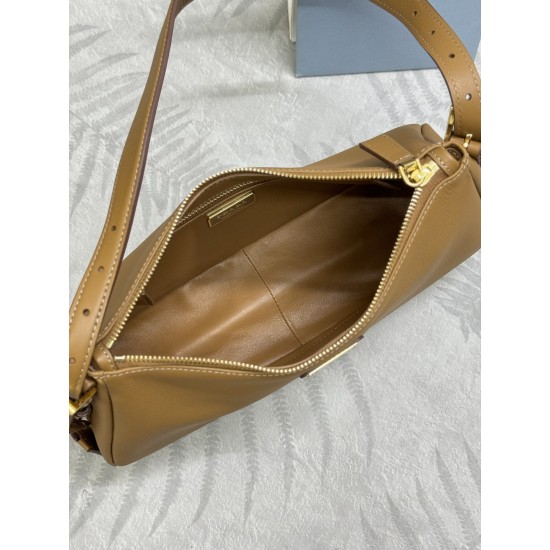 F690 with counter counter version of the full set of packaging exclusive customized new Aimee underarm bag 1BC229 small this leather Hobo underarm bag design temperament simple imported calfskin front metal triangle enamel logo with removable leather shou