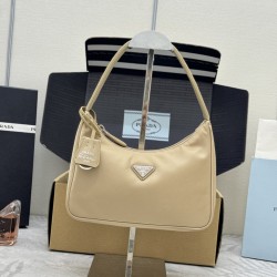 F240 with a full set of the right version of the counter packaging exclusive custom pop-up cloth shoulder armpit bag silver hardware 1NE515HOBO2000 Kendall with the same models of women's nylon shoulder bag using imported original parachute fabric lightwe