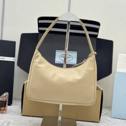 F240 with a full set of the right version of the counter packaging exclusive custom pop-up cloth shoulder armpit bag silver hardware 1NE515HOBO2000 Kendall with the same models of women's nylon shoulder bag using imported original parachute fabric lightwe