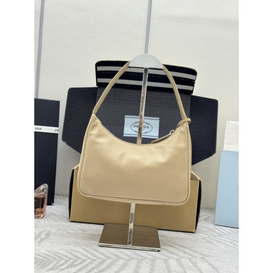 F240 with a full set of the right version of the counter packaging exclusive custom pop-up cloth shoulder armpit bag silver hardware 1NE515HOBO2000 Kendall with the same models of women's nylon shoulder bag using imported original parachute fabric lightwe