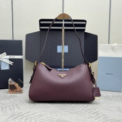 F690 with counter counter version of the full set of packaging exclusive customized new Aimee underarm bag 1BC229 small this leather Hobo underarm bag design temperament simple imported calfskin front metal triangle enamel logo with removable leather shou