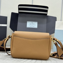 F750 with counter counter version of the full set of packaging exclusive customized new gold buckle double shoulder strap 1BD314 gold buckle this double shoulder strap with imported deerskin grain cowhide leather with two exchangeable adjustable long shou