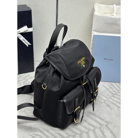 F510 with counter to the version of the full set of packaging exclusive customized new backpack 1BZ677B cover is cowhide edging this nylon shoulder bag using exquisite calfskin leather trim fusion of various materials and decorated with loose word mark lo