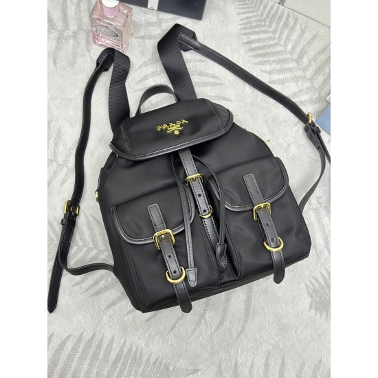 F510 with counter to the version of the full set of packaging exclusive customized new backpack 1BZ677B cover is cowhide edging this nylon shoulder bag using exquisite calfskin leather trim fusion of various materials and decorated with loose word mark lo