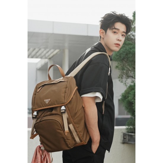 Cork color backpack model picture