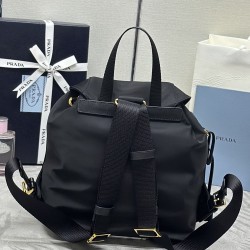 F470 with counter counterpartFully packagedExclusive customized gold bucklesClassic backpack 1BZ677Gold hardwareThis practical and innovative backpack is made of imported nylon fabricAdjustable shoulder straps and woven carry handlesRemovable ReEdition le