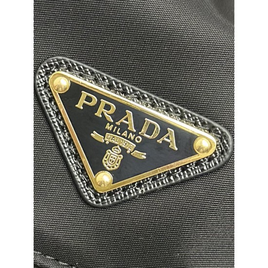 F470 with counter counterpartFully packagedExclusive customized gold bucklesClassic backpack 1BZ677Gold hardwareThis practical and innovative backpack is made of imported nylon fabricAdjustable shoulder straps and woven carry handlesRemovable ReEdition le