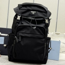 F780 new hiking bag 2VZ090 this backpack is quite technological appearance with the practicality of the interior space is made of ReNylon recycled nylon Saffiano leather presents cross stitching and waxed finish details distinctive style symbolizes the tr