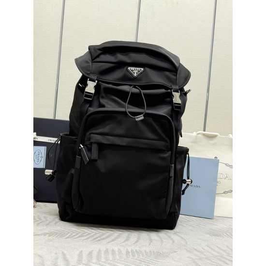 F780 new hiking bag 2VZ090 this backpack is quite technological appearance with the practicality of the interior space is made of ReNylon recycled nylon Saffiano leather presents cross stitching and waxed finish details distinctive style symbolizes the tr