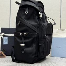 F780 new hiking bag 2VZ090 this backpack is quite technological appearance with the practicality of the interior space is made of ReNylon recycled nylon Saffiano leather presents cross stitching and waxed finish details distinctive style symbolizes the tr