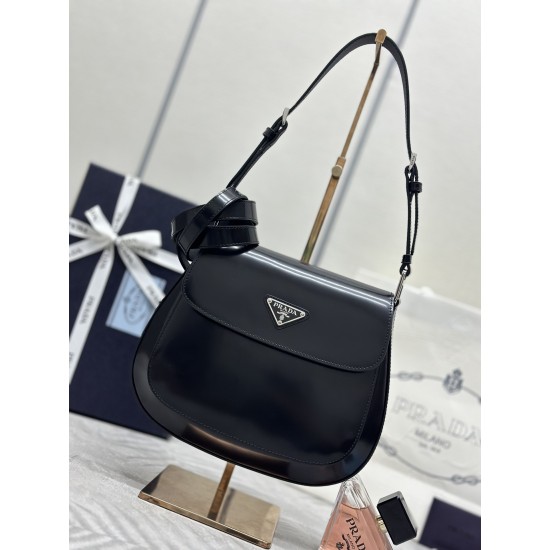 F620 with a full set of counter to the version of the package exclusive customized large flap double shoulder strap new antique underarm bag large flap this year's hot flap antique models underarm bag has been very popular this double shoulder strap desig
