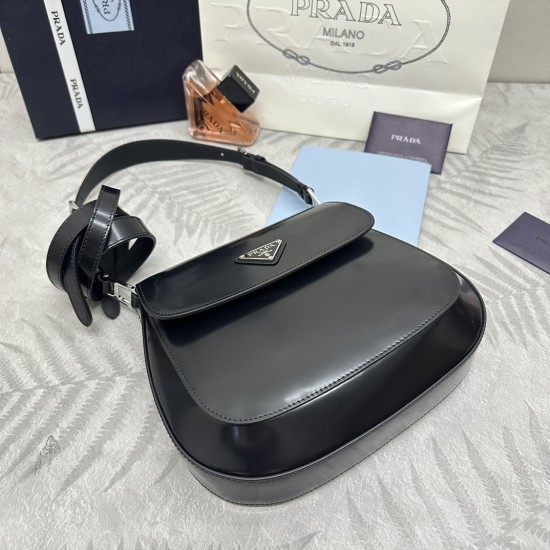 F620 with a full set of counter to the version of the package exclusive customized large flap double shoulder strap new antique underarm bag large flap this year's hot flap antique models underarm bag has been very popular this double shoulder strap desig