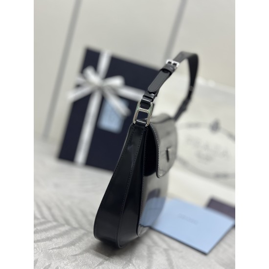 F620 with a full set of counter to the version of the package exclusive customized large flap double shoulder strap new antique underarm bag large flap this year's hot flap antique models underarm bag has been very popular this double shoulder strap desig