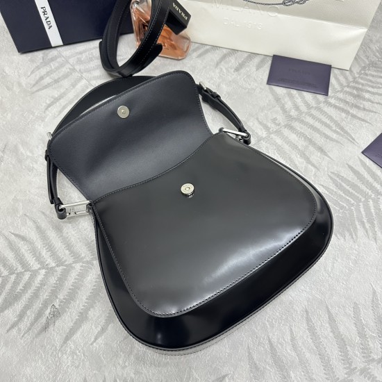 F620 with a full set of counter to the version of the package exclusive customized large flap double shoulder strap new antique underarm bag large flap this year's hot flap antique models underarm bag has been very popular this double shoulder strap desig