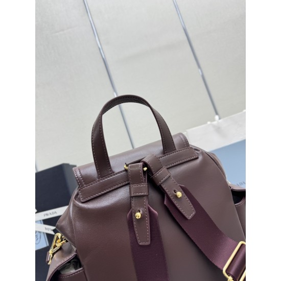 F790New Shoulder Bag 1BZ080Sheepskin BackpackThe Explore bag is a perfect blend of elegance and functionality with soft lines and a multi-pocket silhouette designed for urban exploration and outdoor adventuresStyle with detachable carry handlesShoulder ca