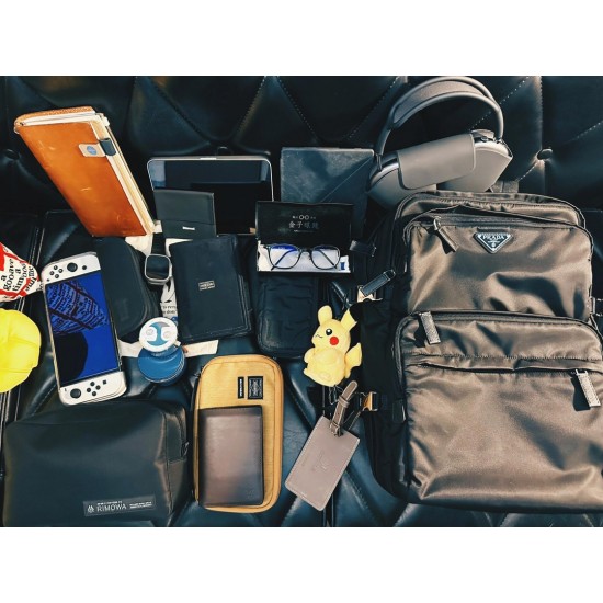 Short trip duffel bag with huge capacity