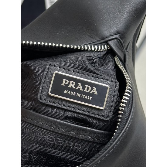 F570 new chest bag plain 2VZ098 this simple bag style between the shoulder bag and shoulder bag quite a mix and match characteristics highlight P family duality body design for deerskin grain cowhide silhouette and functionality to create a playful and in