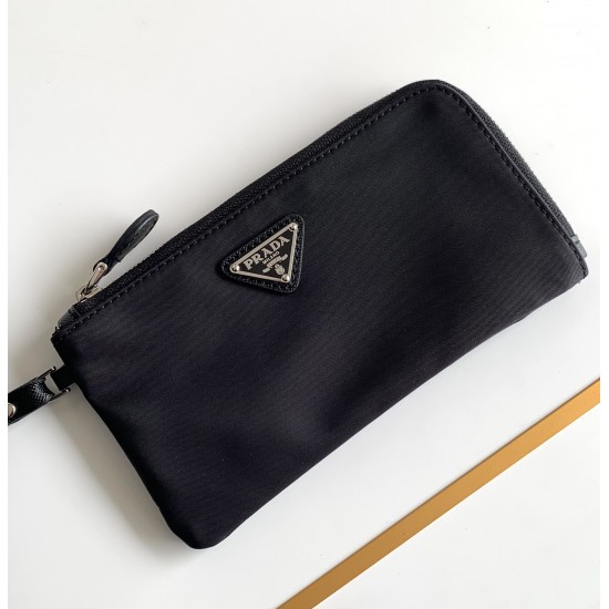 p380 new backpack 1BZ811 this nylon shoulder bag is made of exquisite Saffiano leather trimmed with a blend of materials and adorned with a triangular logo highlights the charm of fashion and elegance also comes with a detachable small handbag lightweight