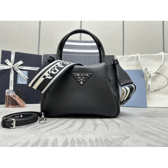 F800 with counter counter version of the full set of packaging exclusive customized counter the latest models of double shoulder straps 1BC145 small tote this double shoulder strap with imported deerskin grain cowhide with two exchangeable adjustable long