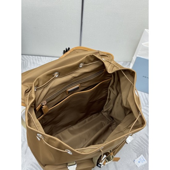 F780 new hiking bag 2VZ019 This duffel bag is made of imported nylon fabric to create quite a technological style backpack main compartment with flap and buckle back zipper pockets adjustable woven nylon straps two external zipper pockets and two drawstri