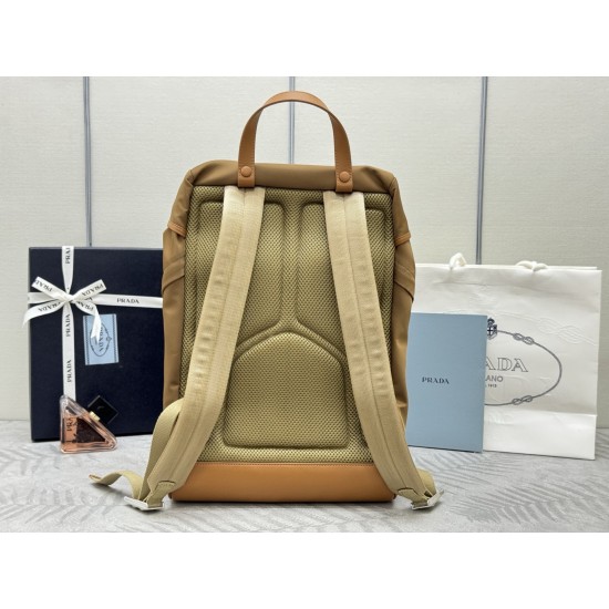 F660Prada new parachute backpack triangular enamel nameplate logo adjustable nylon shoulder straps 2VZ135 imported parachute fabric imported white steel hardware accessories this sports style parachute schoolbag front and sides are equipped with practical