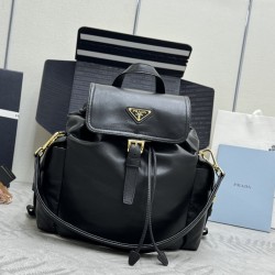 F790New Shoulder Bag 1BZ080Sheepskin BackpackThe Explore bag is a perfect blend of elegance and functionality with soft lines and a multi-pocket silhouette designed for urban exploration and outdoor adventuresStyle with detachable carry handlesShoulder ca