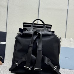 F560 new backpack 2VZ110 upgraded version of the nylon handbags this ReNylon backpack using classic nylon fabric design top hardware fusion of innovative and practical elements to present a refined and timeless style with a detachable shoulder strap a bag