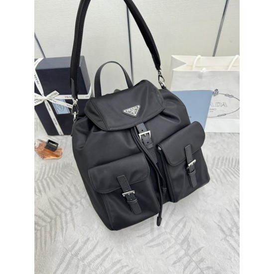 F560 new backpack 2VZ110 upgraded version of the nylon handbags this ReNylon backpack using classic nylon fabric design top hardware fusion of innovative and practical elements to present a refined and timeless style with a detachable shoulder strap a bag