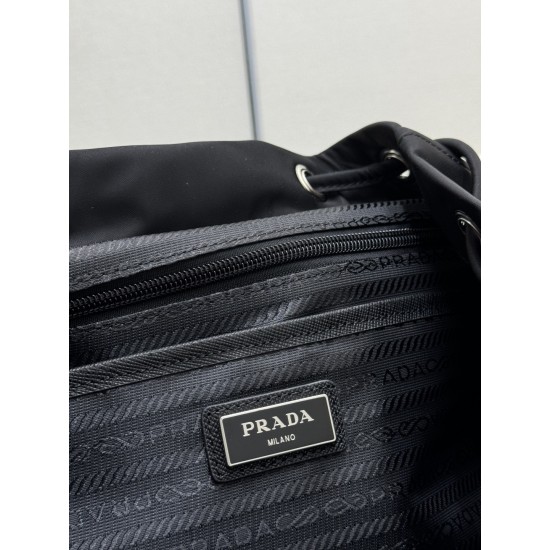 F560 new backpack 2VZ110 upgraded version of the nylon handbags this ReNylon backpack using classic nylon fabric design top hardware fusion of innovative and practical elements to present a refined and timeless style with a detachable shoulder strap a bag