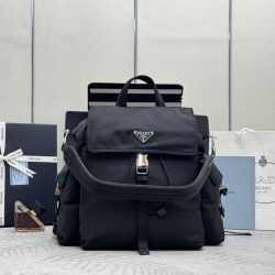 F620 NEW SHOULDER BAGS EXPLORE 2VZ118 BACKPACK This Explore bag is a perfect blend of elegance and functionality with its soft lines and multi-pocket silhouette designed for urban exploration and outdoor adventures. The combination of recycled nylon and l