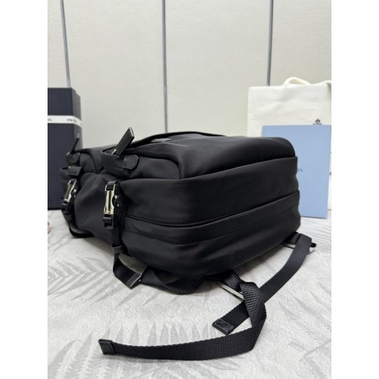 F680 new shoulder bag 2VZ101 multifunctional backpack This backpack is made of imported nylon fabric to present a technological appearance zipper main compartment and buckle for easy storage with two compartments three external zipper pockets lined with m