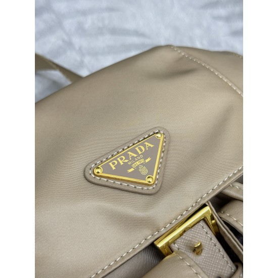 F470 with a full set of the right version of the counter packaging exclusive custom new small backpack 1BZ677 apricot gold buckle This nylon backpack is part of Prad's traditional design highlights the brand's important qualities innovative materials luxu