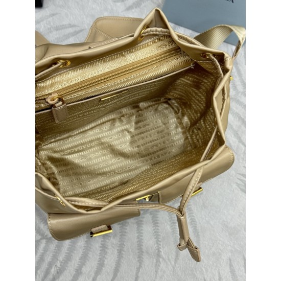 F470 with a full set of the right version of the counter packaging exclusive custom new small backpack 1BZ677 apricot gold buckle This nylon backpack is part of Prad's traditional design highlights the brand's important qualities innovative materials luxu
