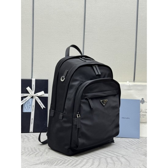 F570 classic 2VZ048 backpack top original goods this backpack with imported Saffiano leather trim outlines the silhouette presenting a modern sense of minimalism lines using imported nylon fabric and cross grain cowhide leather combination of top polished