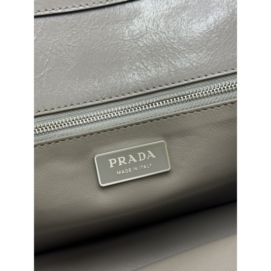 F78025SS spring and summer new purple gray pen holder bag 1BN026 small arrived this leather handbag inspired by the strong formal briefcase texture delicate glossy with a new attitude to reinterpretation of the classic office style silhouette using delica