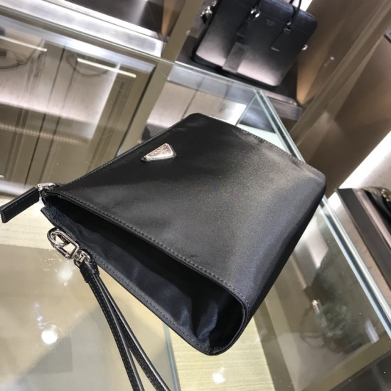 P180 Classic Clutch 2NE789 Triangle Mark made of imported nylon material cowhide removable leather wrist strap polished steel metal accessories 165 OEM code lightweight and fashionable L24xH17 bottom 65cm