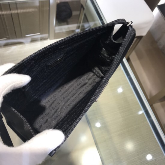 P180 Classic Clutch 2NE789 Triangle Mark made of imported nylon material cowhide removable leather wrist strap polished steel metal accessories 165 OEM code lightweight and fashionable L24xH17 bottom 65cm