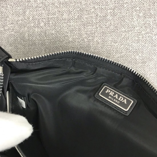 P150 top original single PRADA classic nylon cloth handbag latest styles counter synchronization genuine development model 2NH006 color black triangle mark within the code cloth label 165 generation of code top original single imported nylon material cowh