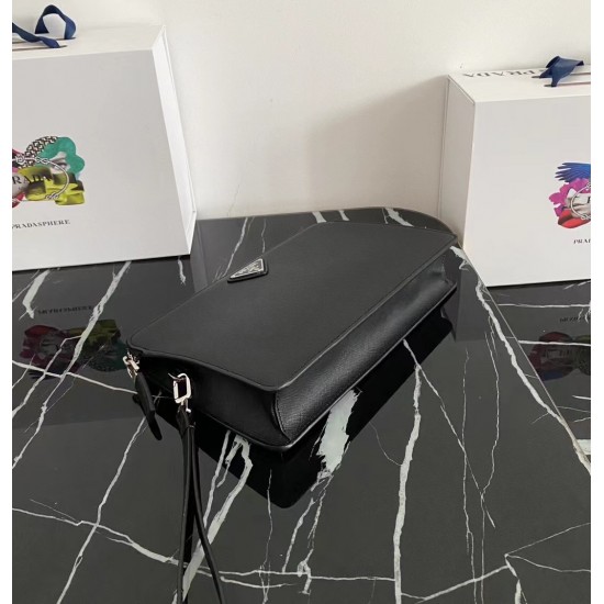 P260 new handbag 2VF056 men's handbag imported Saffiano leather men's handbag decorated with the classic triangle logo back strap and removable side straps can meet the needs of the use of the men's handbag is a wonderful collision of classic and trendy d