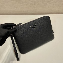 P280 new handbag 2NH024 small this men's hand into the cross grain cowhide leather with removable handle strap Lacan 7 words pull design simple and atmospheric super Pu models lightweight and practical like the baby hurry to get it L24xH17cm