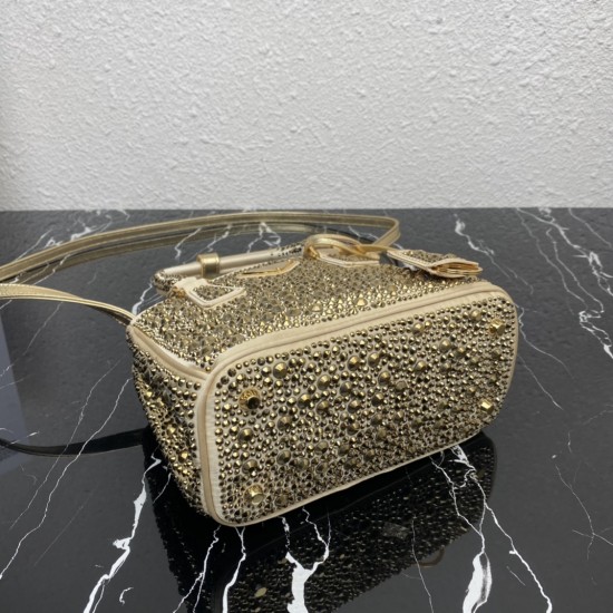 Top Original 2023 Spring/Summer New Starry Night Mini Killer Bag 1BA906 Dazzling crystals of different sizes glitter on this Prada Galleria bag to start a gorgeous party as if you were in the world of jewelry Charming design reflects Prada's centuries-old